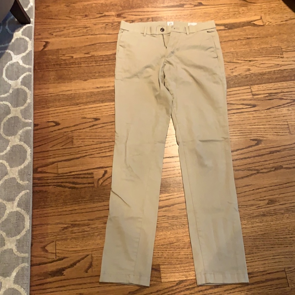 Gap 29W X 34L Slim Cotton Khakis.